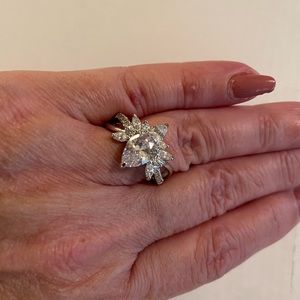 Ring size 9. White Topaz Dinner Ring. NWOT